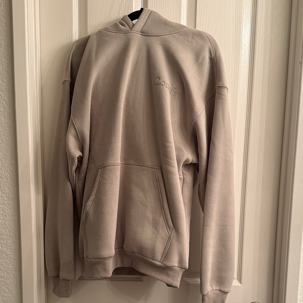 Comfrt Minimalist Sweatsuit Set - Picture 2 of 11